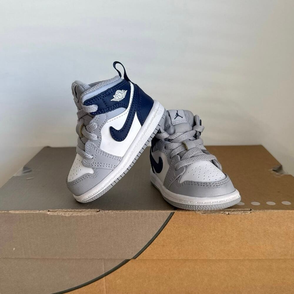 Nike Air Jordan 1 Wolf Grey/Midnight Navy Toddler Sneakers- SZ 4 C